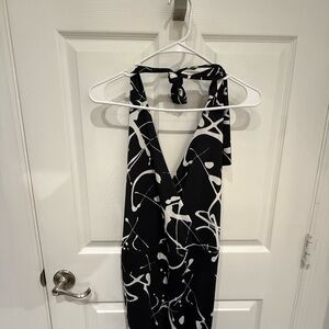 Chic Black and White Backless Dress